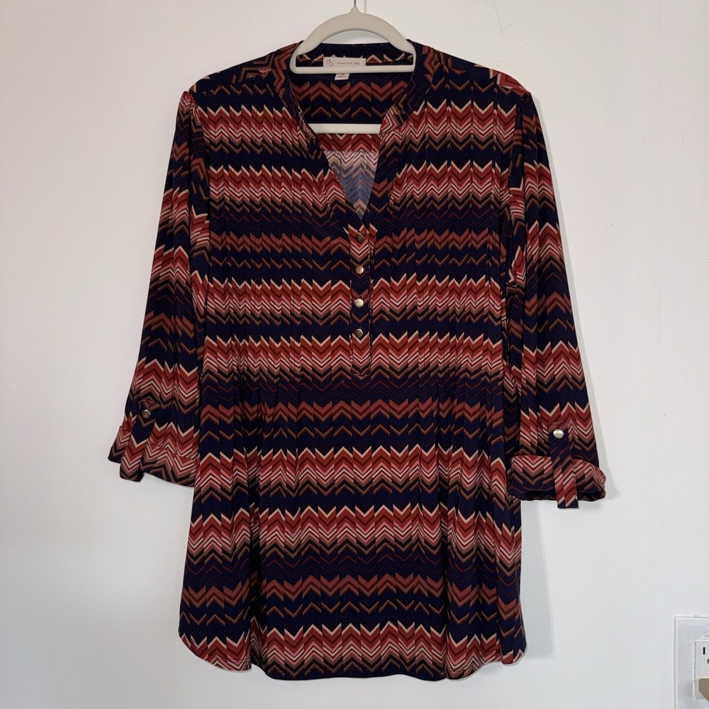 Dress Barn Blouse 1X  Red Navy Chevron Pleated Front 3/4 Sleeve Tunic Top Boho
